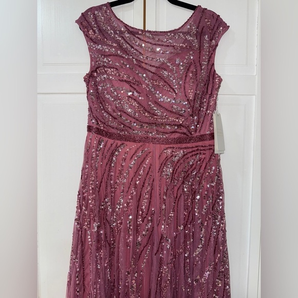 NWT | Mac Duggal 5445 Plum Pink Cap Sleeve Embellished Evening Gown Size 12 - Picture 9 of 14